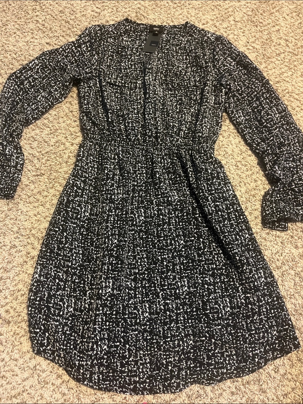 Black & White Long Sleeve Tie-Waist Women’s Dress